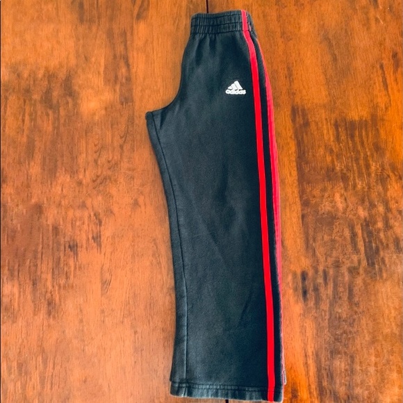Adidas Black / Red Strips Sweatpants, size 5 - Picture 3 of 6